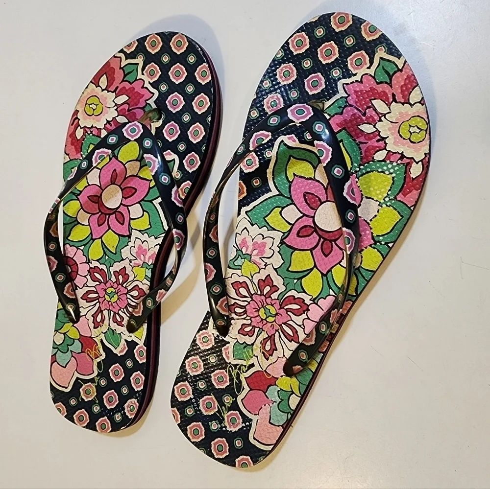 Vera Bradley Floral Rubber Flipflops suze 7-8